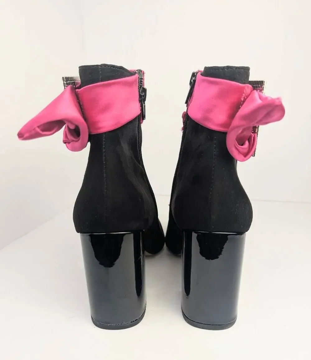 Betsey Johnson Millburn Black & pink rhinestone buckle pointed toe bootie boot 9